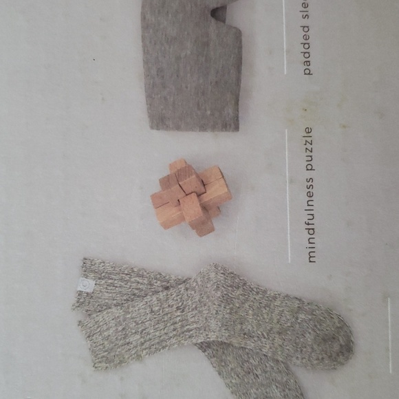 CALM CLUB BIG NIGHT IN KIT, SIZE  10" x 9.5" x 5", ORIGINALLY $70.00 - Picture 7 of 12